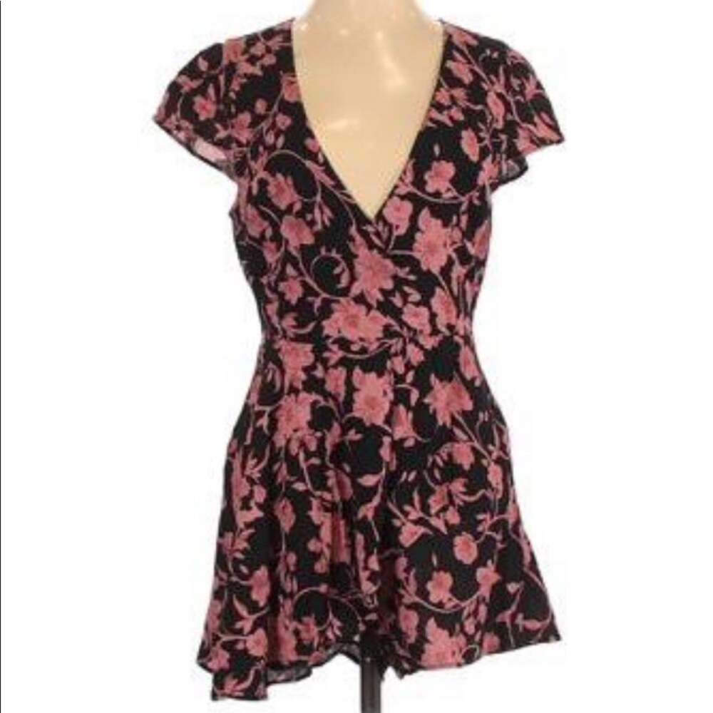 Kimchi Blue | Floral Romper 100% Rayon Shorts Jumper Pink Black 2